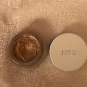 RMS cream eyeshadow in Solar